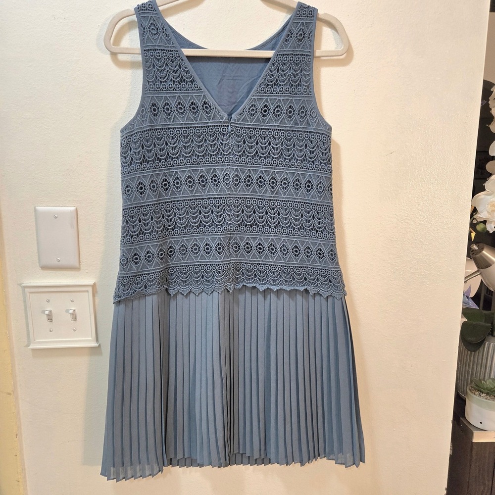 LOFT Dress 8 Sleeveless Blue Crochet Pleated Skirt Mini Zip Back - Picture 3 of 14